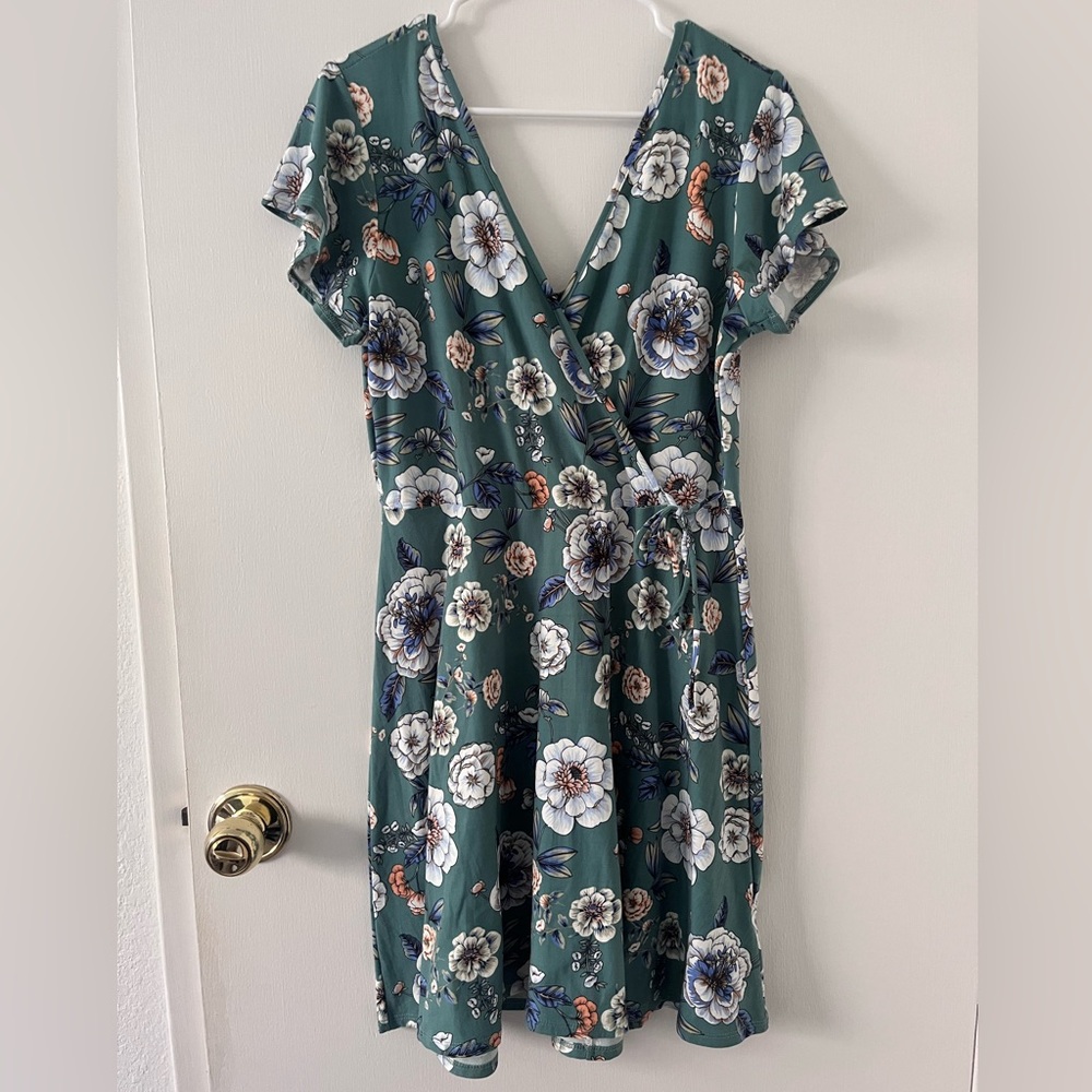 Kaileigh Green Floral Faux Wrap Dress Medium